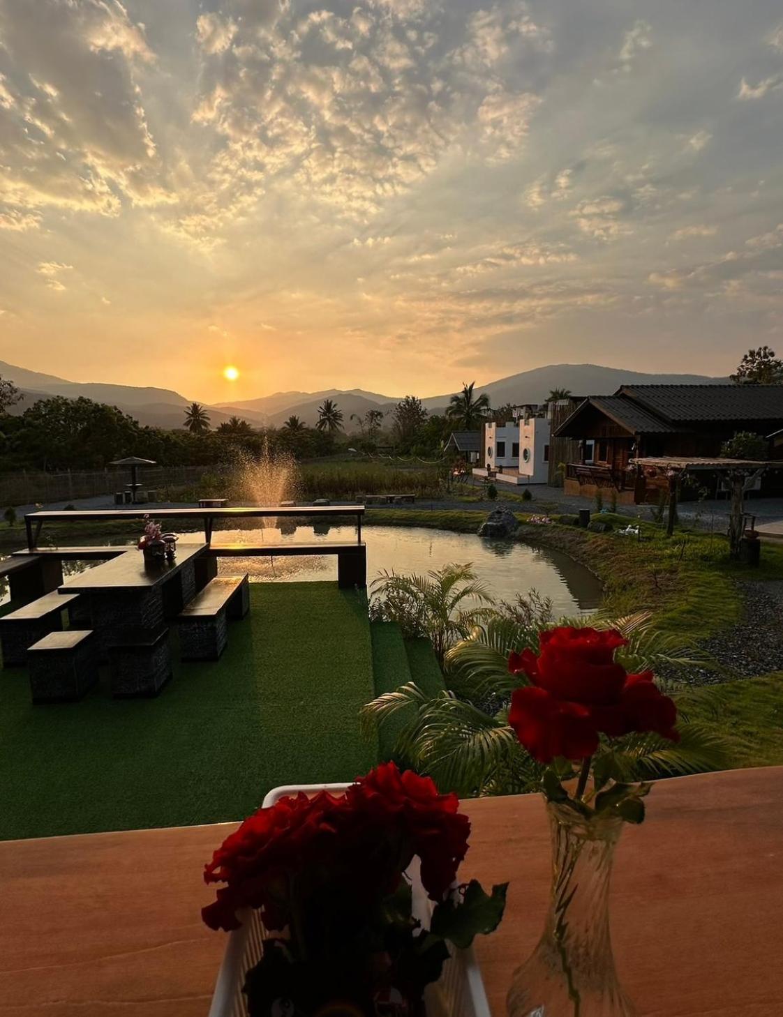 ม่วนใจ๋ปันสุข โฮมสเตย์แอนคาเฟ่ Muanjai Punsuk Homestay And Cafe Чом Тхонг Экстерьер фото