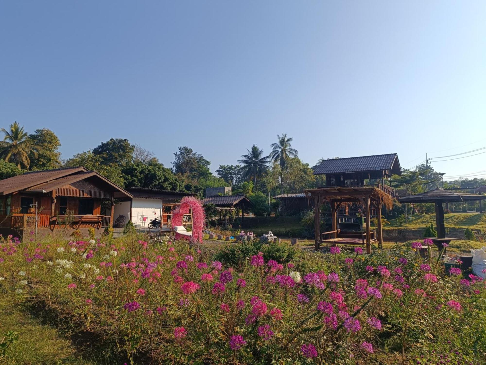 ม่วนใจ๋ปันสุข โฮมสเตย์แอนคาเฟ่ Muanjai Punsuk Homestay And Cafe Чом Тхонг Экстерьер фото