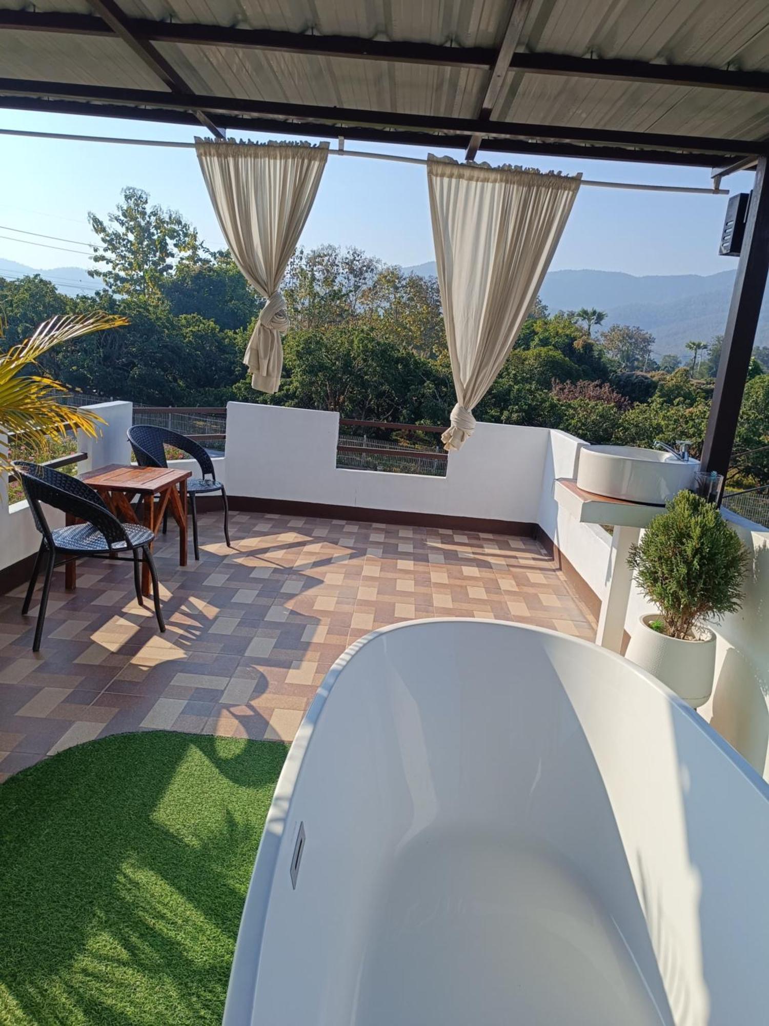 ม่วนใจ๋ปันสุข โฮมสเตย์แอนคาเฟ่ Muanjai Punsuk Homestay And Cafe Чом Тхонг Экстерьер фото